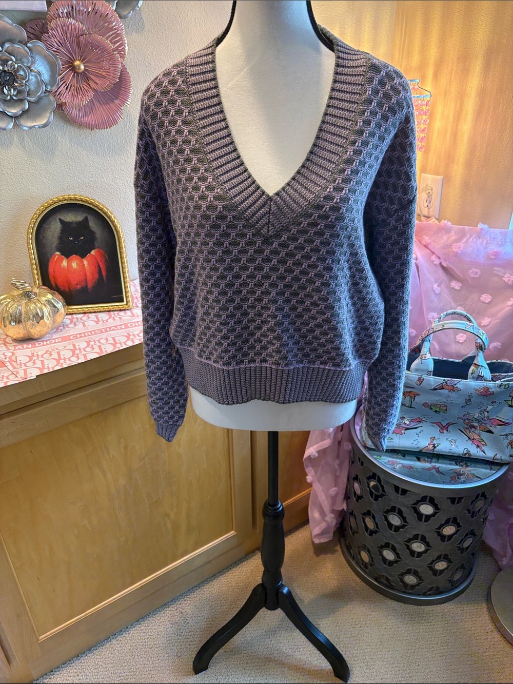 &Isla Women's Lavender/Grey V‑Neck Textured Knit Sweater